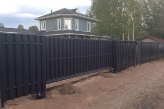 Забор из евроштакетника с бетонированием столбов 80 метров фото в Реммаше